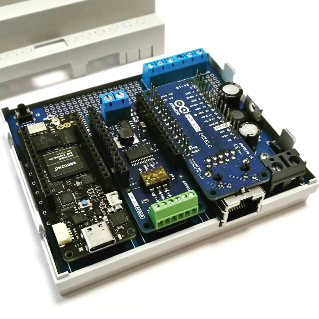 ArduiBox MKR Standard with transparent lid - Image 4