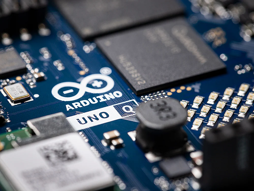 Arduino® UNO™ Q 4GB - Image 9