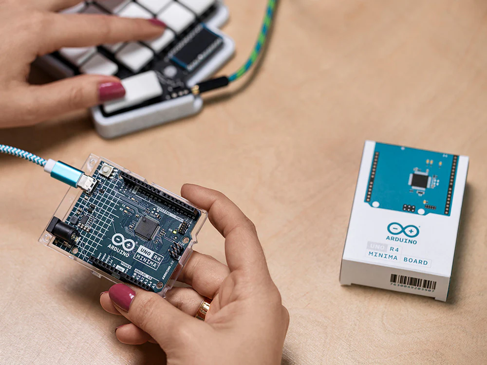 Arduino® UNO R4 Minima - Image 6
